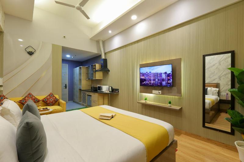Exotic Manor- A Couple Friendly Luxury Studio Appartment - image 1