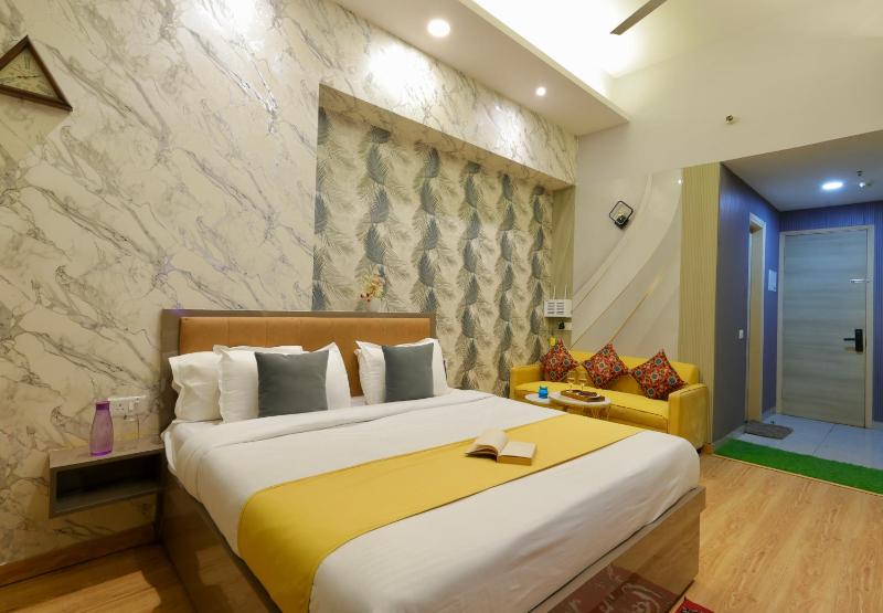 Exotic Manor- A Couple Friendly Luxury Studio Appartment - image 5