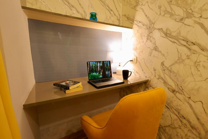 Exotic Manor- A Couple Friendly Luxury Studio Appartment - image 7