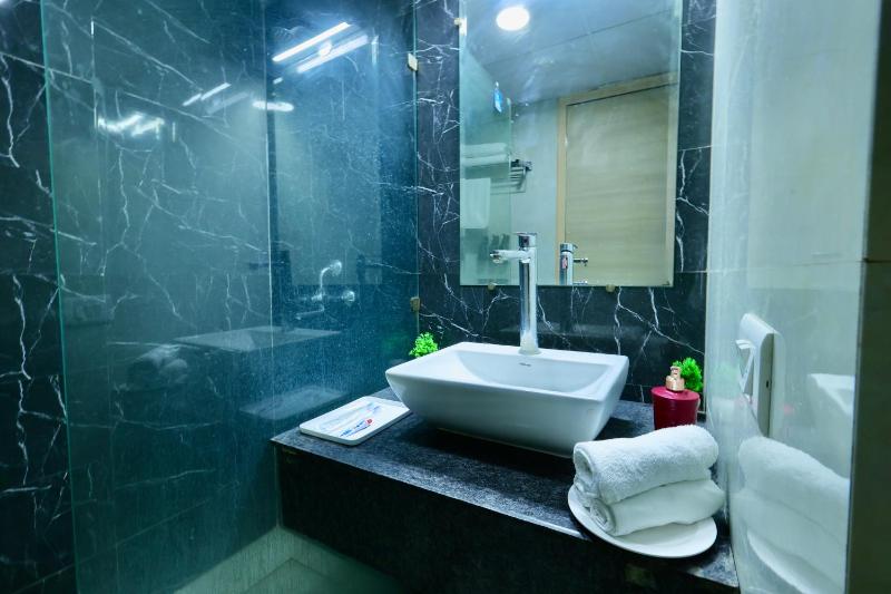 Exotic Manor- A Couple Friendly Luxury Studio Appartment - image 15