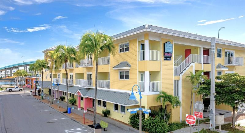 Harbour House #203 