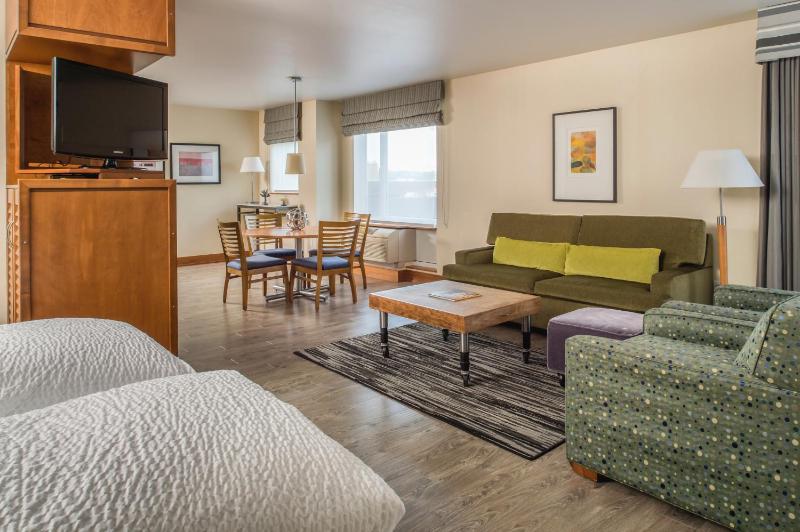King Suite with Sofa Bed image 3