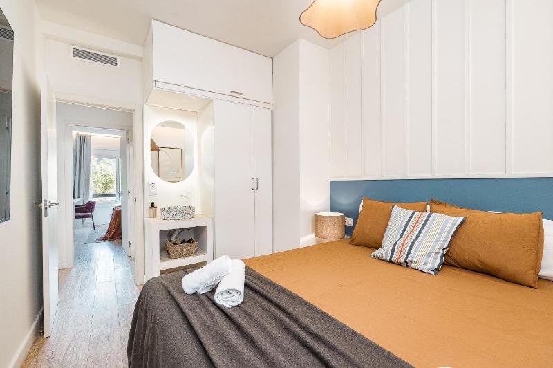 Luxury Apartment near Camp Nou - image 12