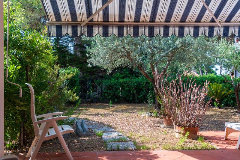 Appartamento Lacona Con Giardino - image 5