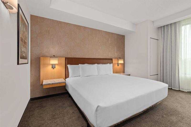 Drury Plaza Hotel Tampa Brandon - image 9