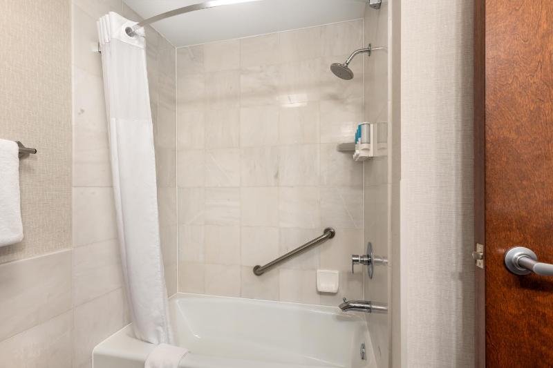 Drury Inn & Suites St. Louis near Forest Park - image 7