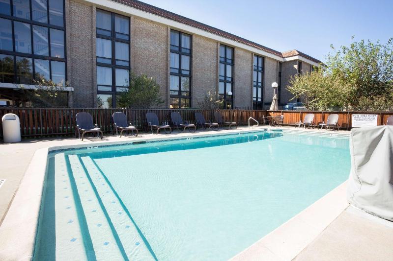 Drury Inn & Suites Austin North - image 10