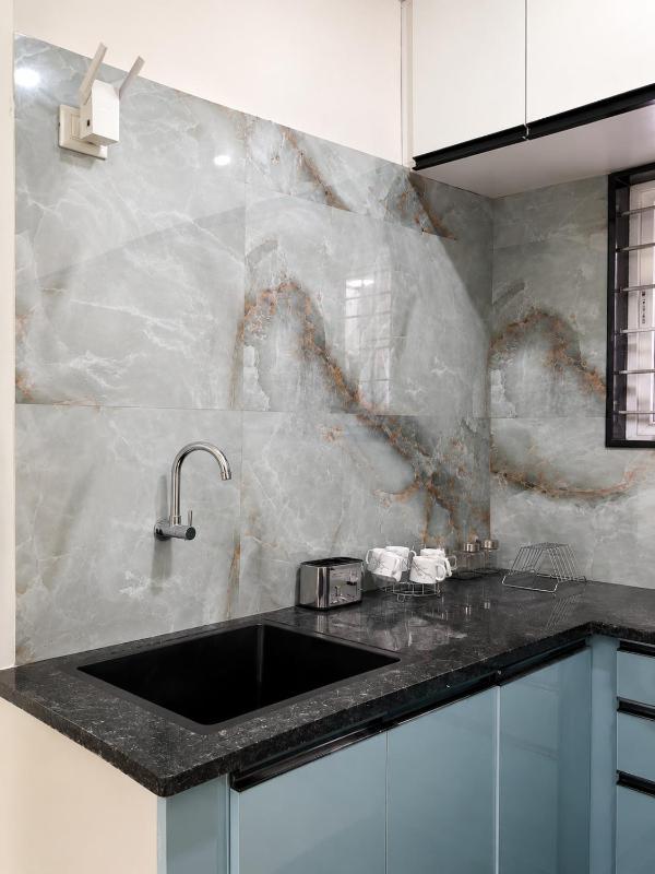 306 - Stylish 2BHK by Everloft | Balcony & Comfort - image 20