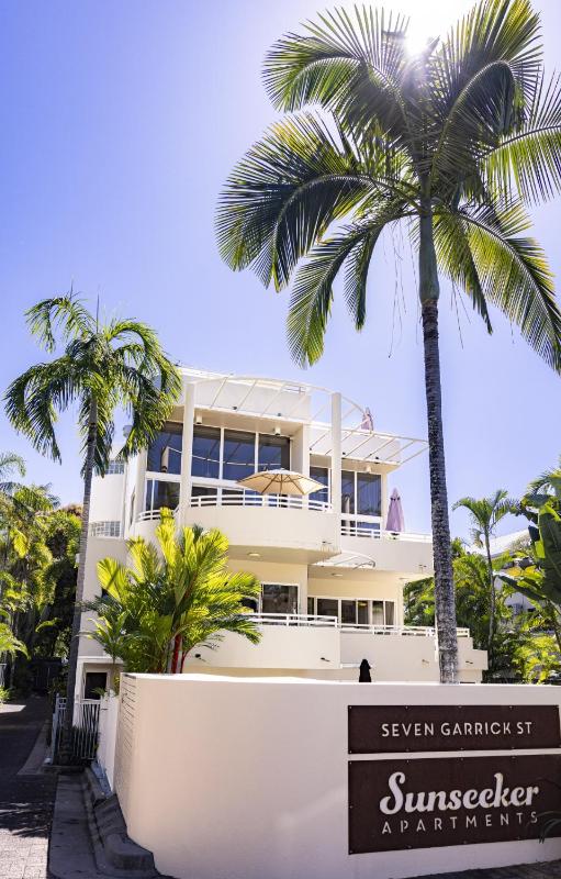 BeachLuxe Sunseeker Sublime Tropical Apartment - image 48