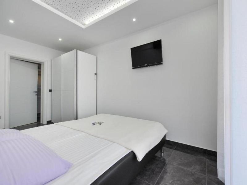 Adriatic Villa Privlaka - Two bedroom Villa with pool - image 18