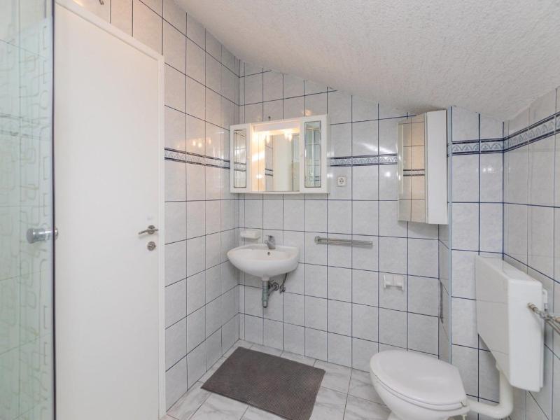 Villa Supetar Garden - Standard Two Bedroom Apartment with Terrace - image 6