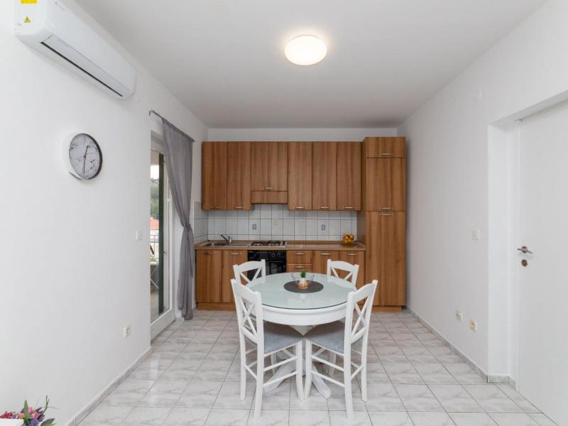 Villa Supetar Garden - Standard Two Bedroom Apartment with Terrace - image 7