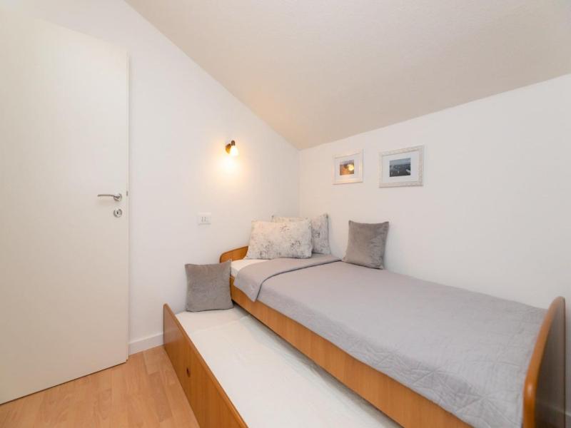 Villa Supetar Garden - Standard Two Bedroom Apartment with Terrace - image 21