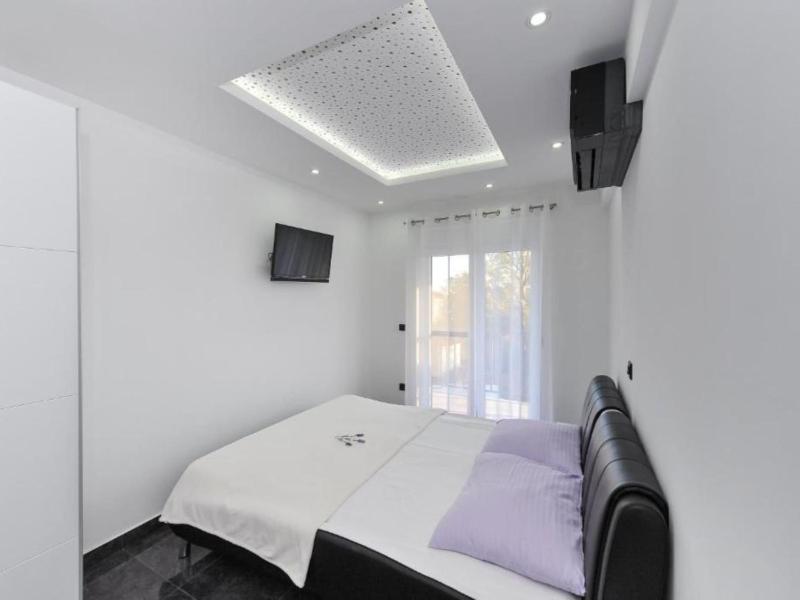 Adriatic Villa Privlaka - Two bedroom Villa with pool - image 36