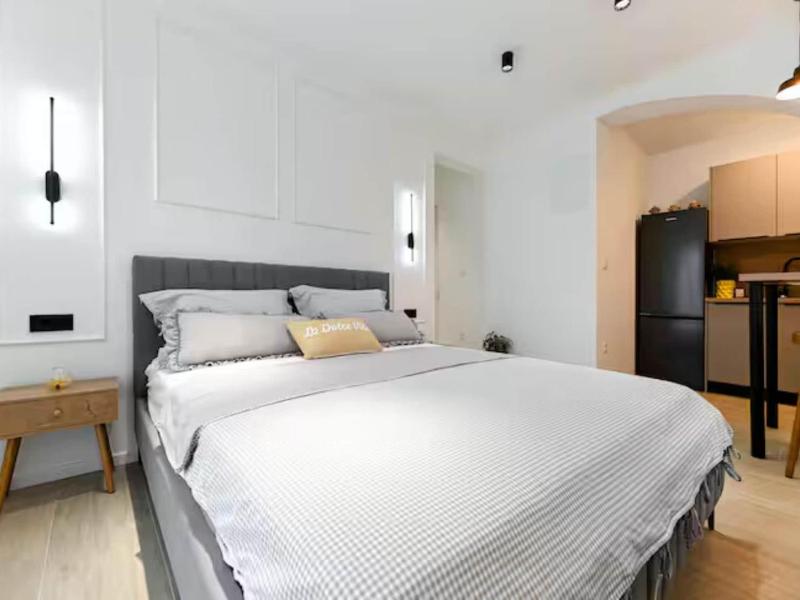 Zadar Apartment Sweet Life - Studio Apartment with Balcony - image 7
