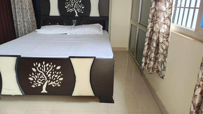 Maruti Premium Homestay - image 41