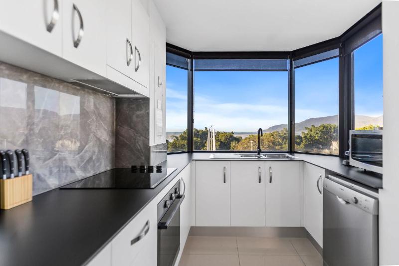 Esplanade Views at Northshore Tower - image 4