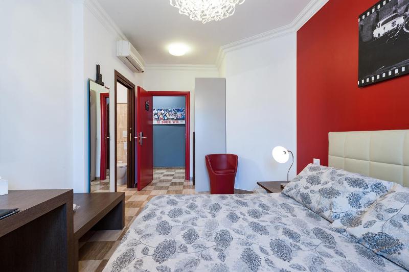 Double Room image 2