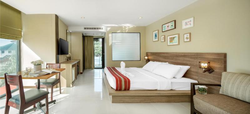 Deluxe Double Room image 3
