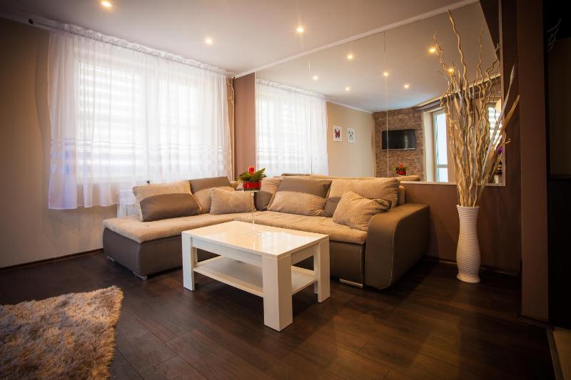 Deluxe Apartment image 2