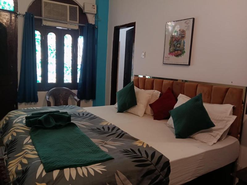 Sandhya Guest House Varanasi Near Ganga River - image 14