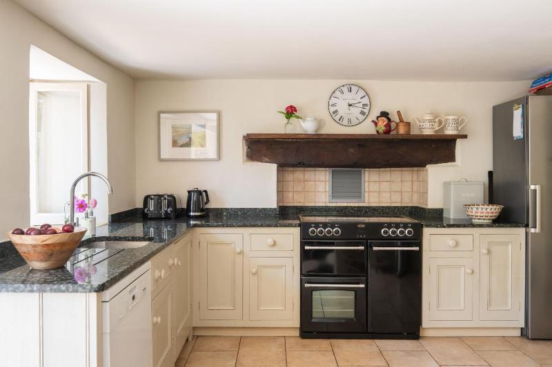 Thatchways - image 33