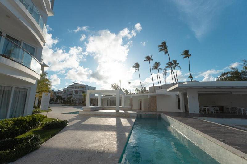 New 1BR - Beach front condo Playa Coral G41 - image 2