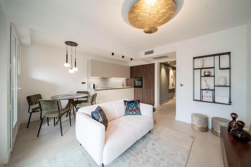 REF 1935 - Cannes Center - Apartment for rent - image 4