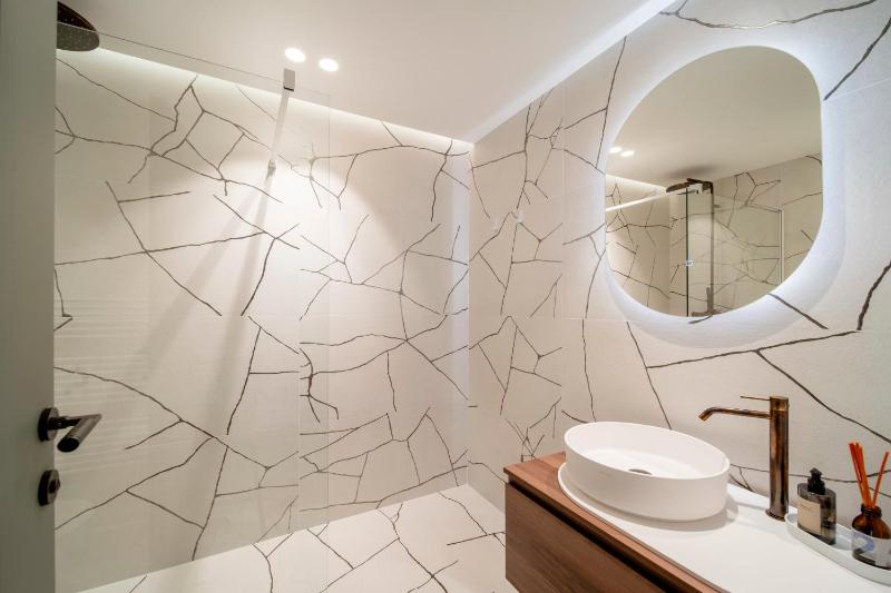 REF 1935 - Cannes Center - Apartment for rent - image 3