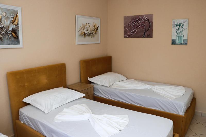 Home Flori&Vili Shkodër - image 13