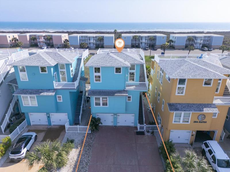 Port A Getaway with Panoramic View - image 11