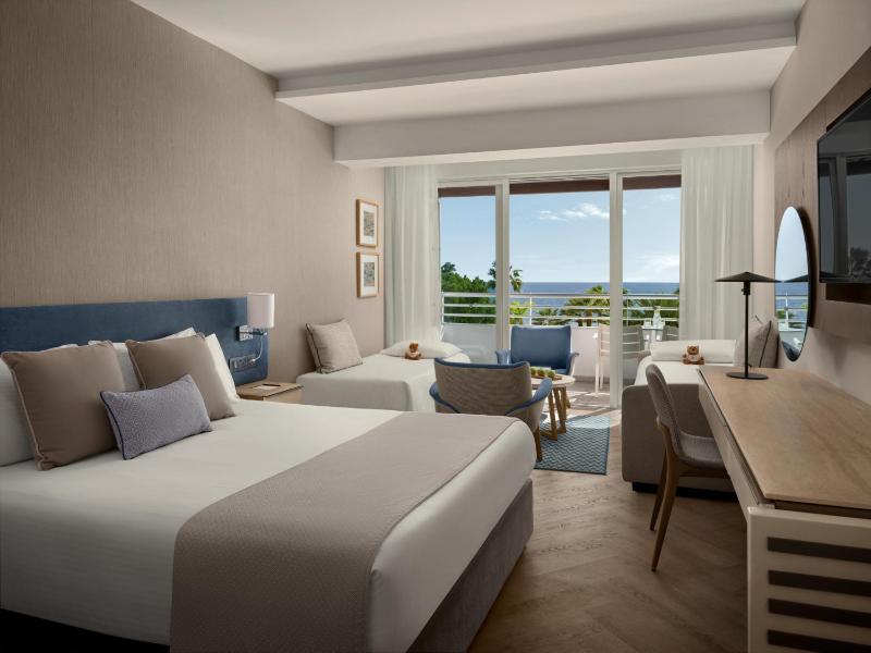 Mediterranean Beach Hotel - image 11