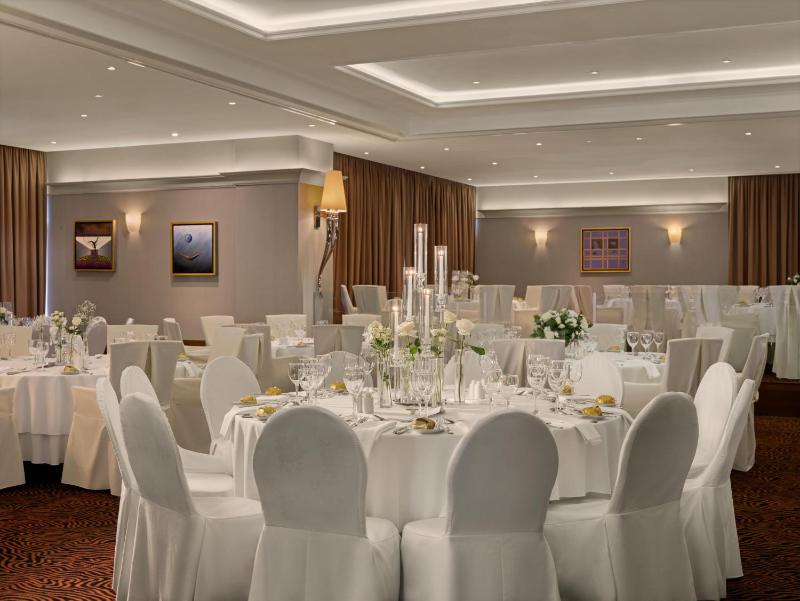 Mediterranean Beach Hotel - image 10