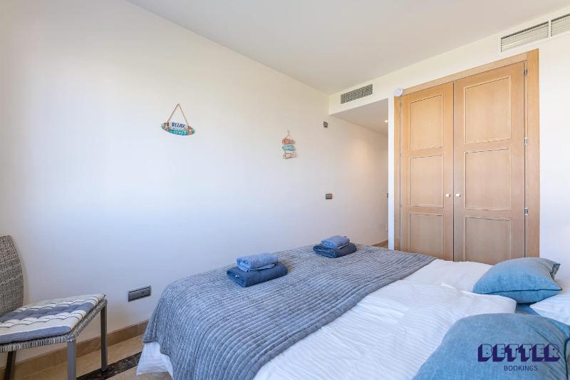 Casa Serena - Duquesa Beachside Garden - image 4