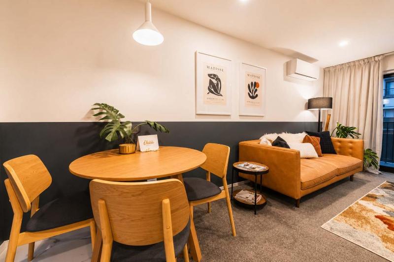 Luxury Central City Getaway - image 8