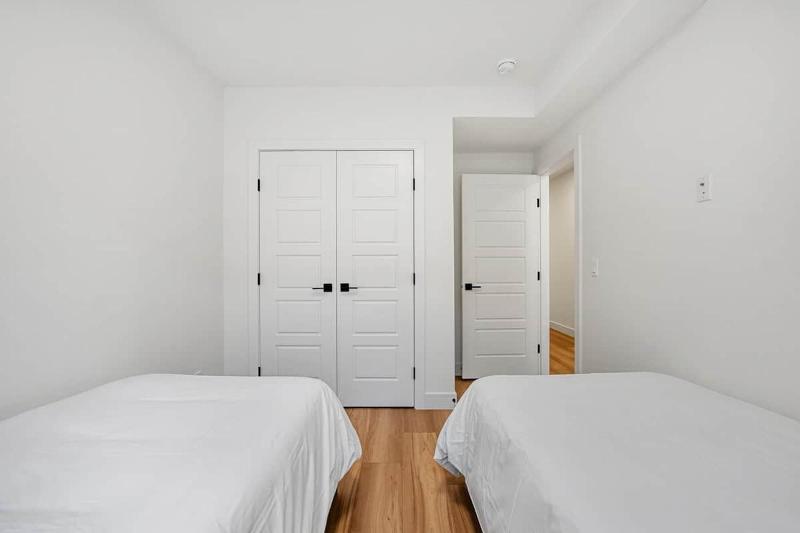 Brand New Bright Luxury 3BD/2BATH - King Bed - image 11