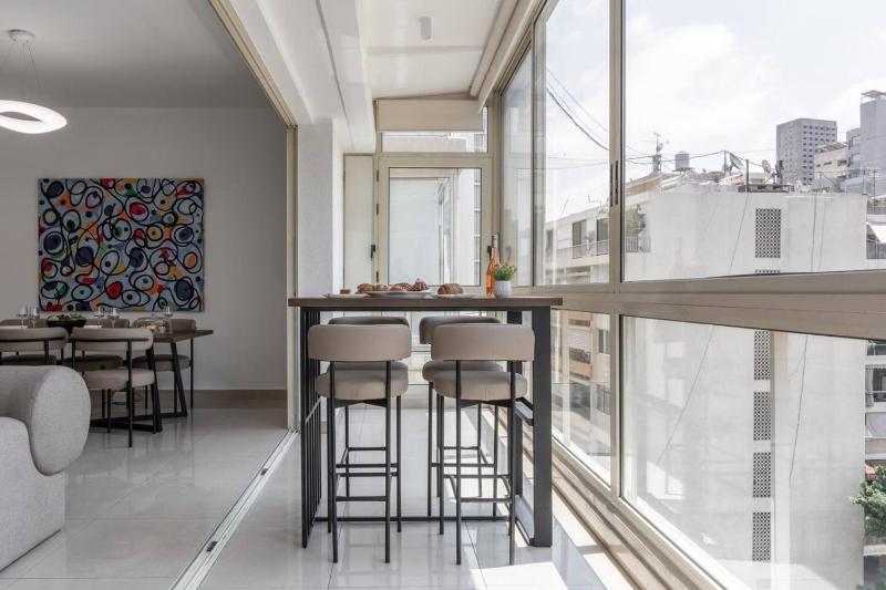 Charming 2 Bed Home in Clemenceau - image 4