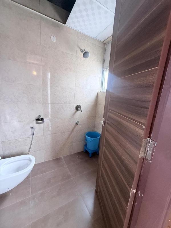 3 Bhk Entire Flat in chandigarh- Cozy and Modern - image 7