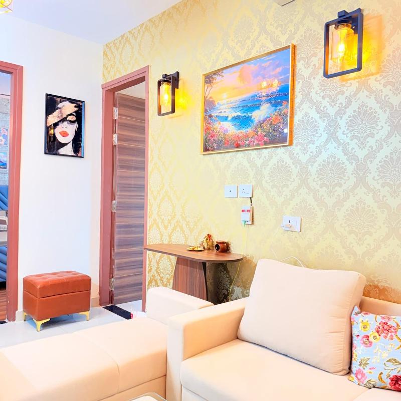 3 Bhk Entire Flat in chandigarh- Cozy and Modern - image 16