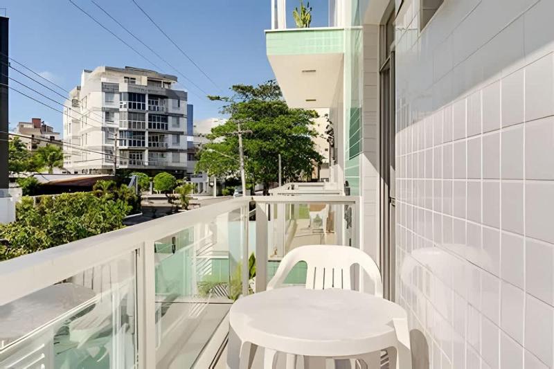 Apartamento 3 Quartos com Varanda a 400m da Praia Central - image 12