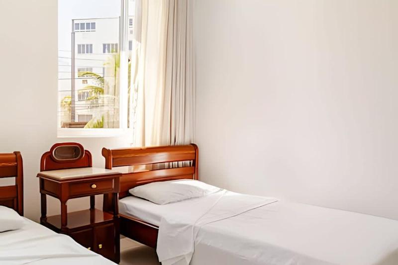 Apartamento 3 Quartos com Varanda a 400m da Praia Central - image 7