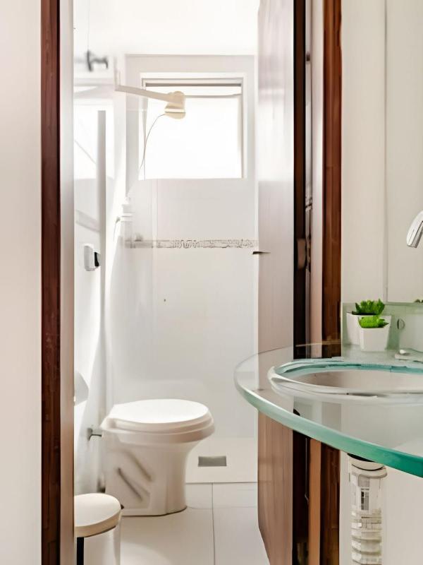 Apartamento 3 Quartos com Varanda a 400m da Praia Central - image 10