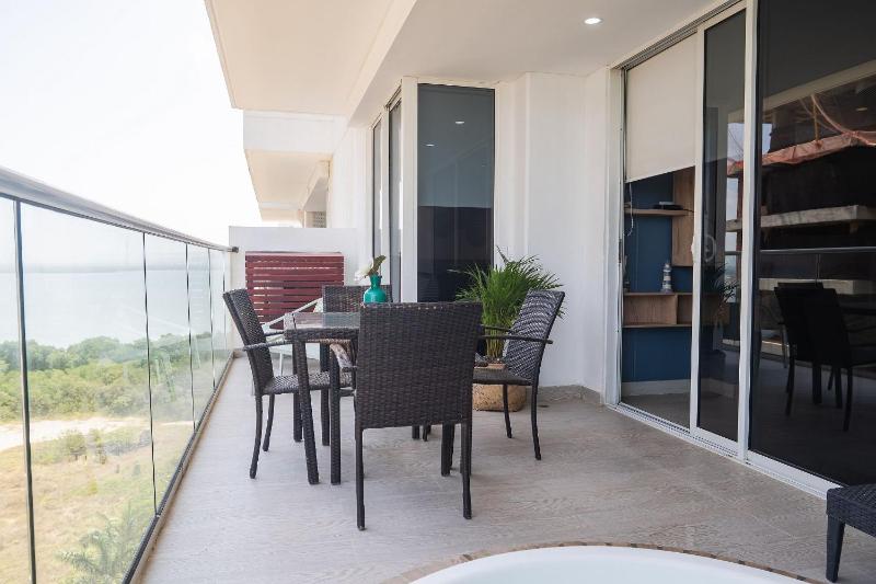 1 Bedroom by the sea. Private Jacuzzi - image 3