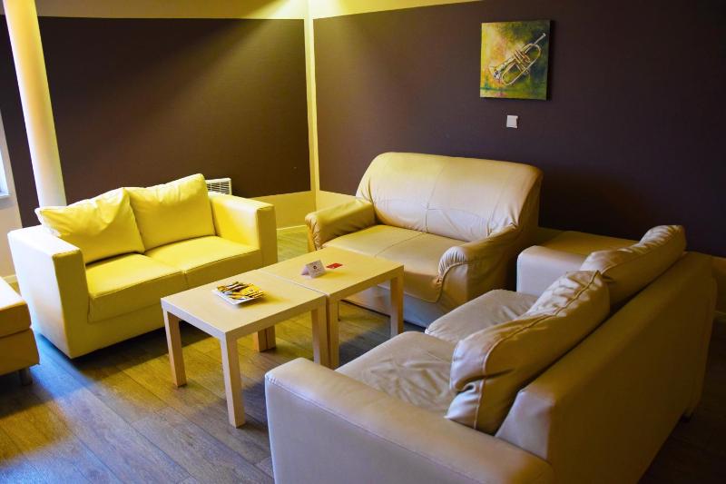 Family Apartment (6 Adults) image 4