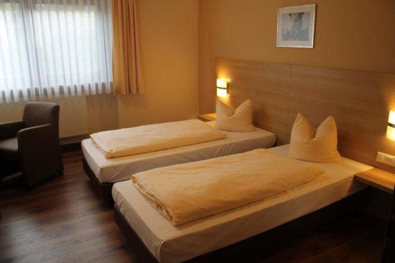 Double Room image 2