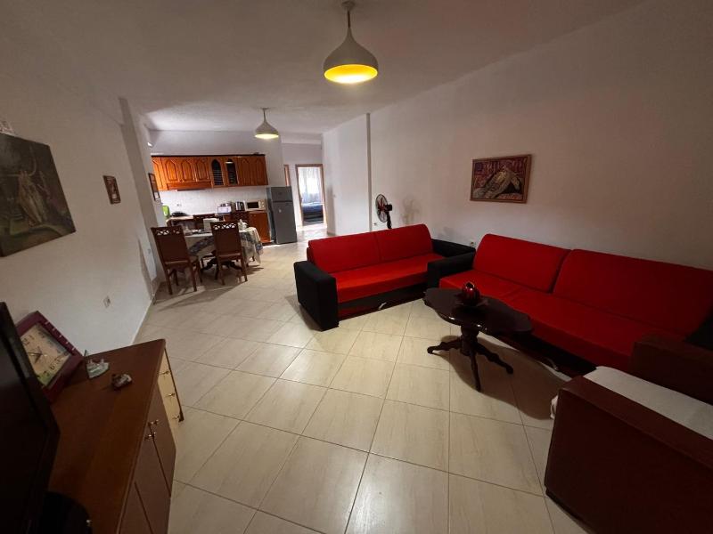 Saranda Sunny Apartment - image 2
