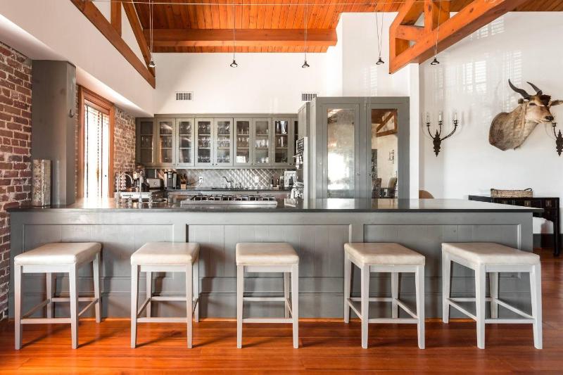 Hank's Loft - image 20