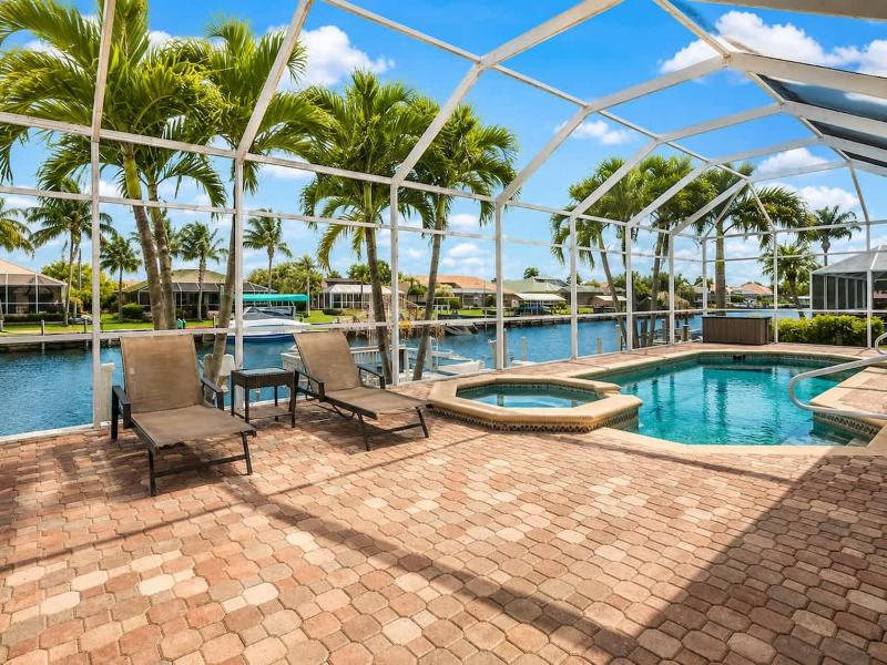 Luxe Waterfront Cape Coral Villa Pool Dock 4BR - image 45