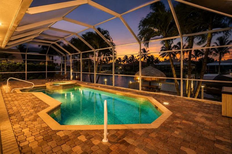 Luxe Waterfront Cape Coral Villa Pool Dock 4BR - image 49