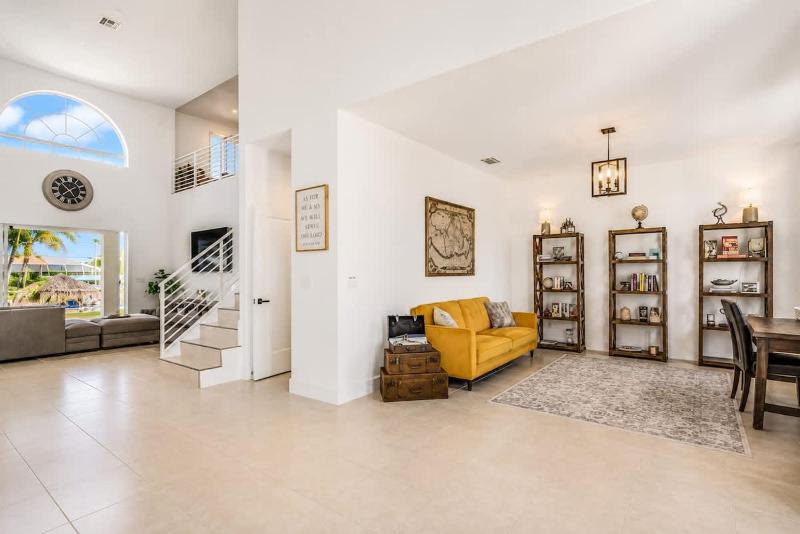 Luxe Waterfront Cape Coral Villa Pool Dock 4BR - image 10